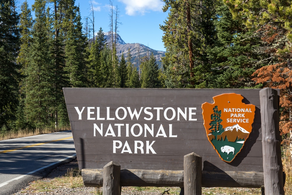 Yellowstone national park entrance sign.