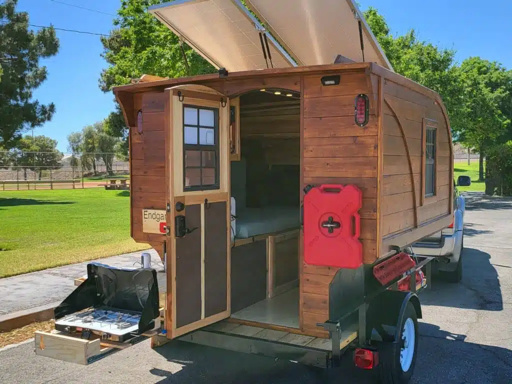 A cabin on wheels.